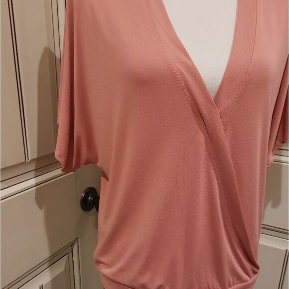 Anthropologie Pink Coral Salmon Wrap Style Top Size Medium Short Sleeve - Picture 4 of 14
